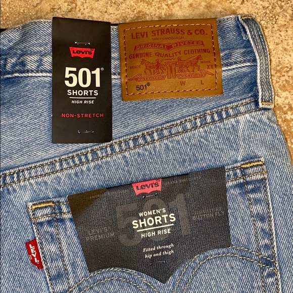 NWT LEVI’S - Picture 5 of 5